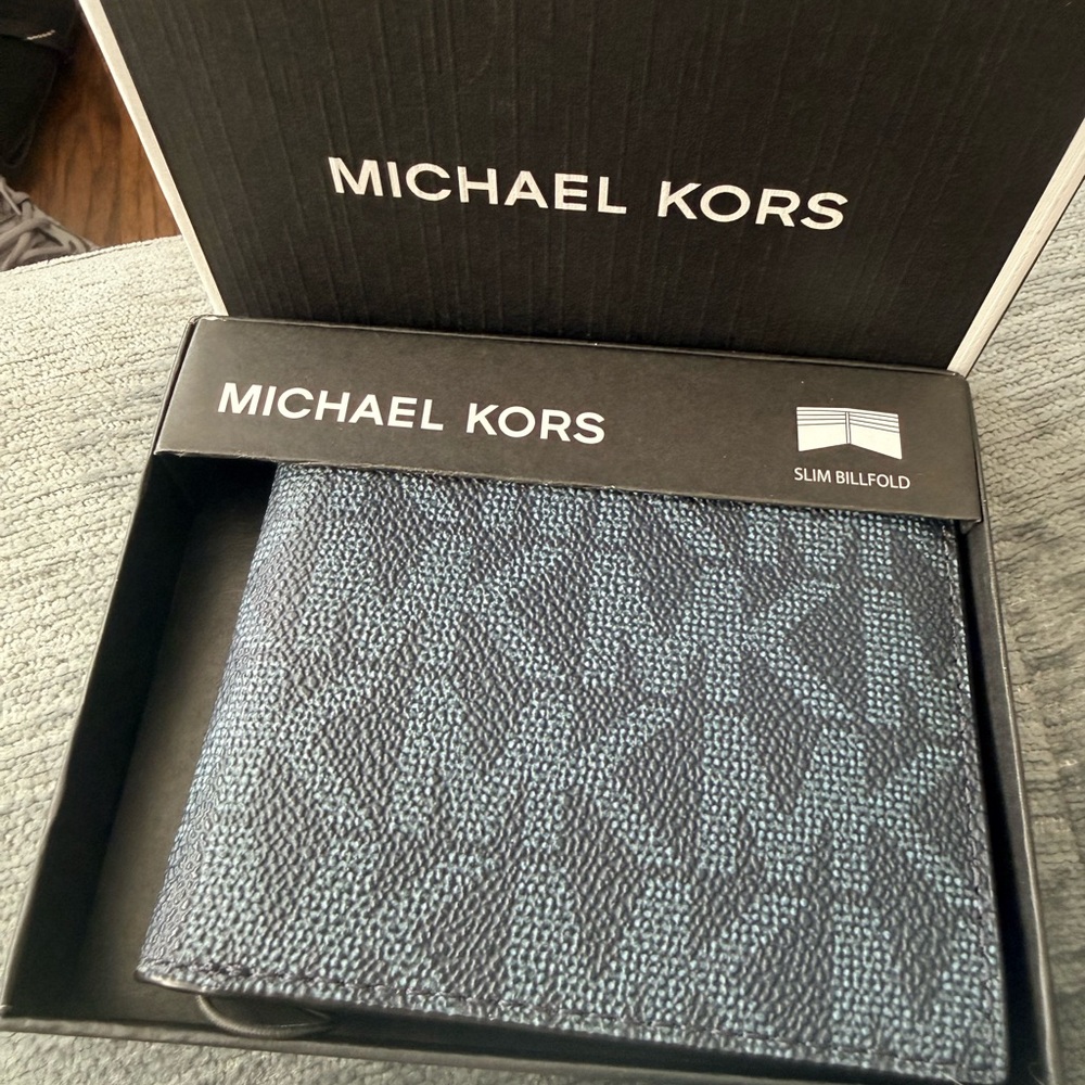 Michael Kors Men's Slim Billfold Wallet in Navy and Black Signature Print